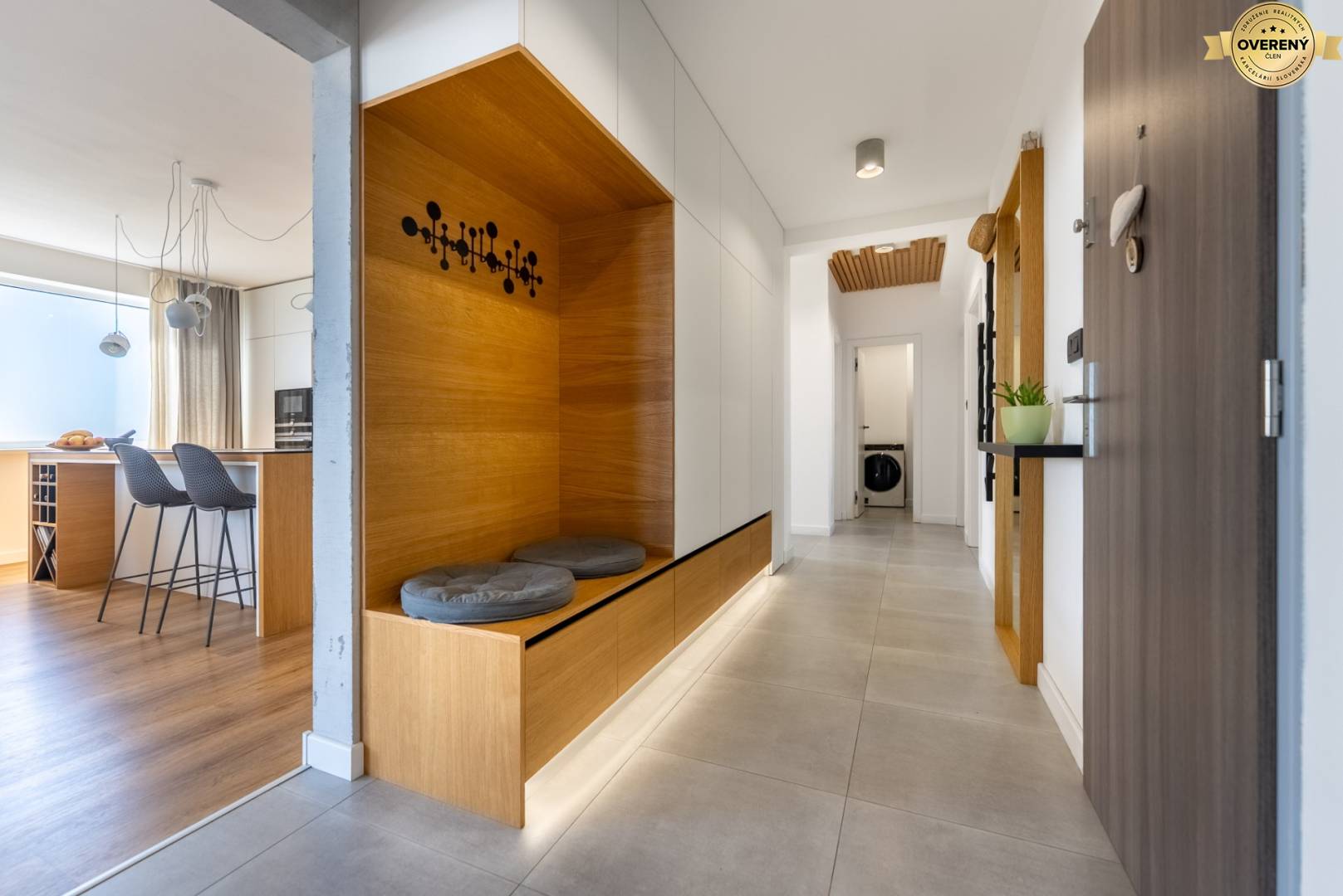 Sale Three bedroom apartment, Three bedroom apartment, Mikovíniho, Trn