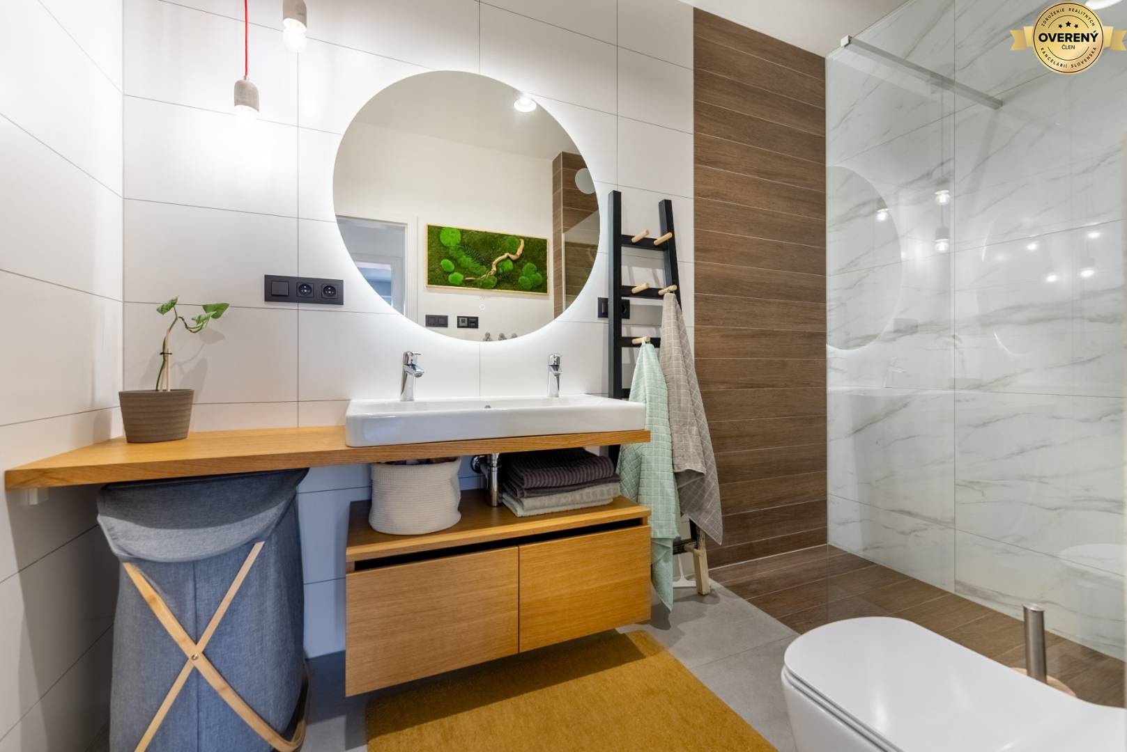 Sale Three bedroom apartment, Three bedroom apartment, Mikovíniho, Trn