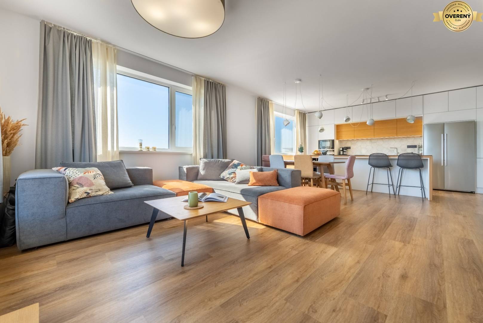 Sale Three bedroom apartment, Three bedroom apartment, Mikovíniho, Trn