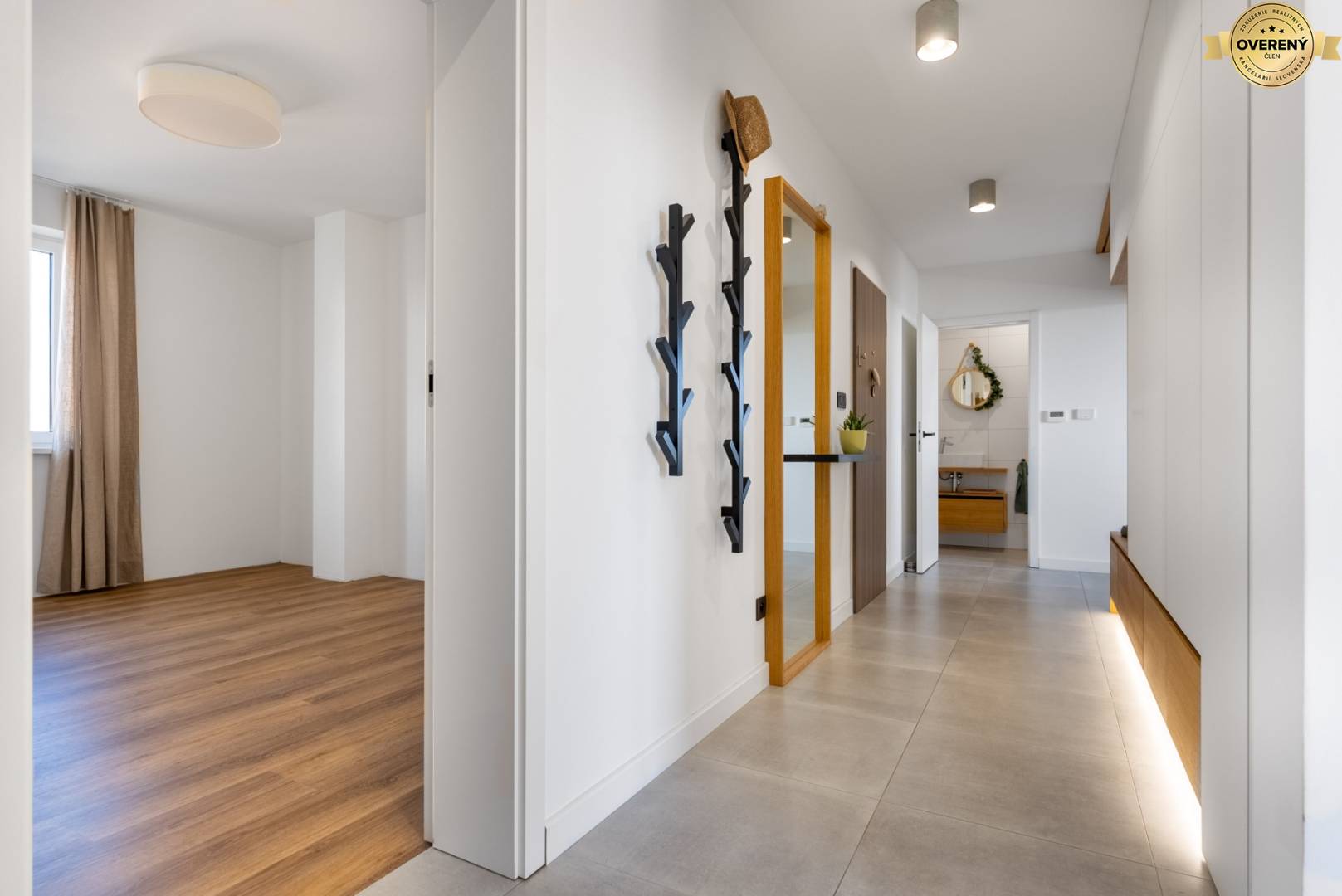 Sale Three bedroom apartment, Three bedroom apartment, Mikovíniho, Trn