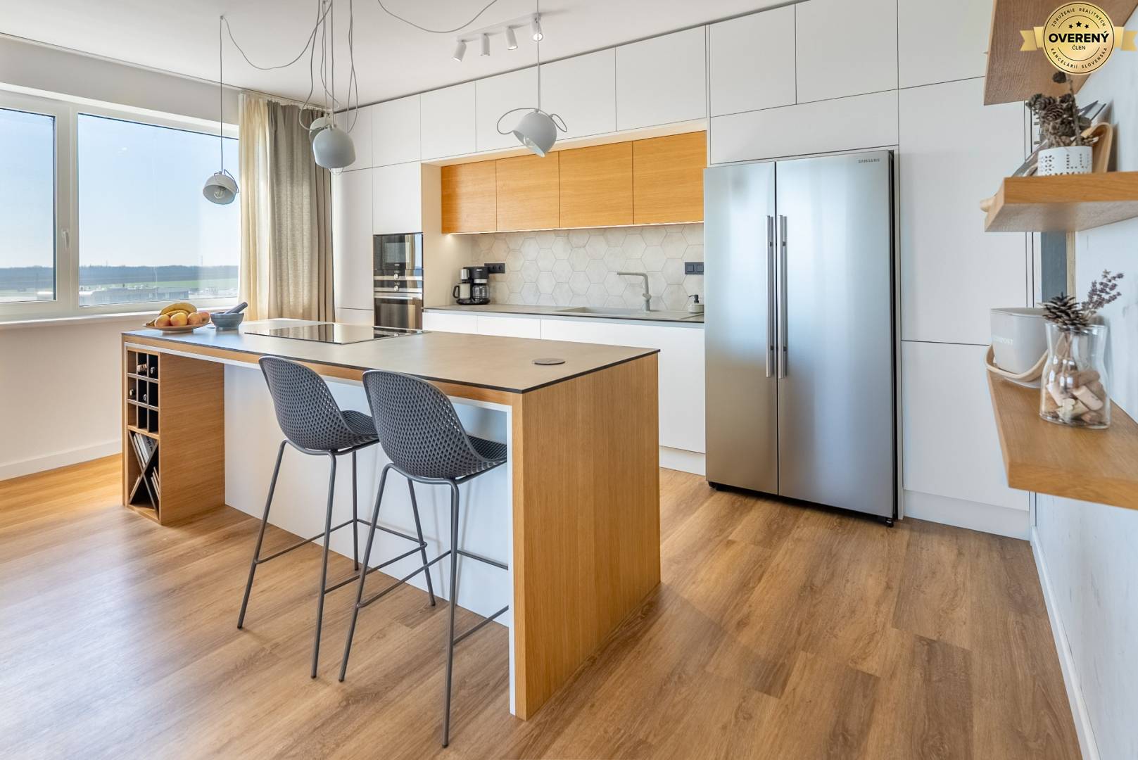 Sale Three bedroom apartment, Three bedroom apartment, Mikovíniho, Trn