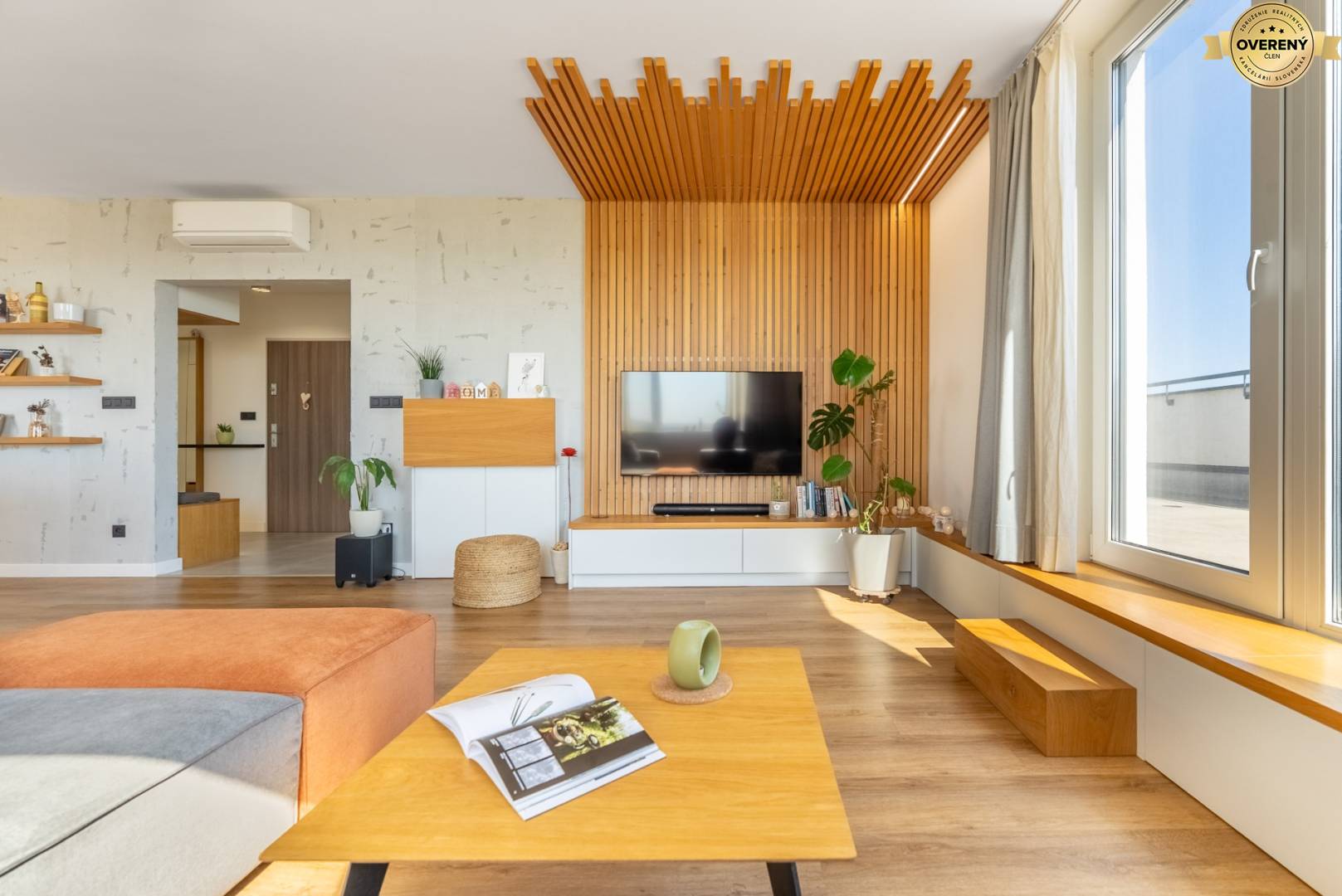 Sale Three bedroom apartment, Three bedroom apartment, Mikovíniho, Trn