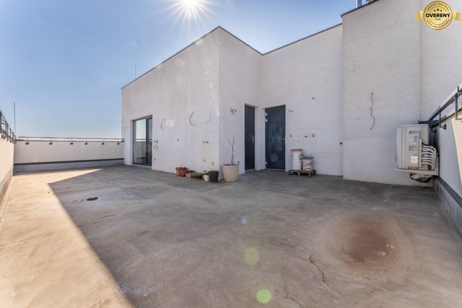 Sale Three bedroom apartment, Three bedroom apartment, Mikovíniho, Trn