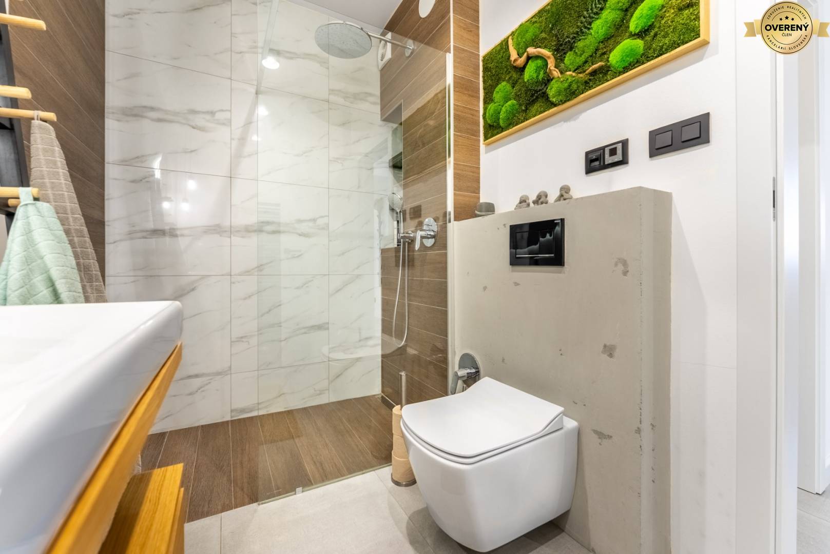 Sale Three bedroom apartment, Three bedroom apartment, Mikovíniho, Trn