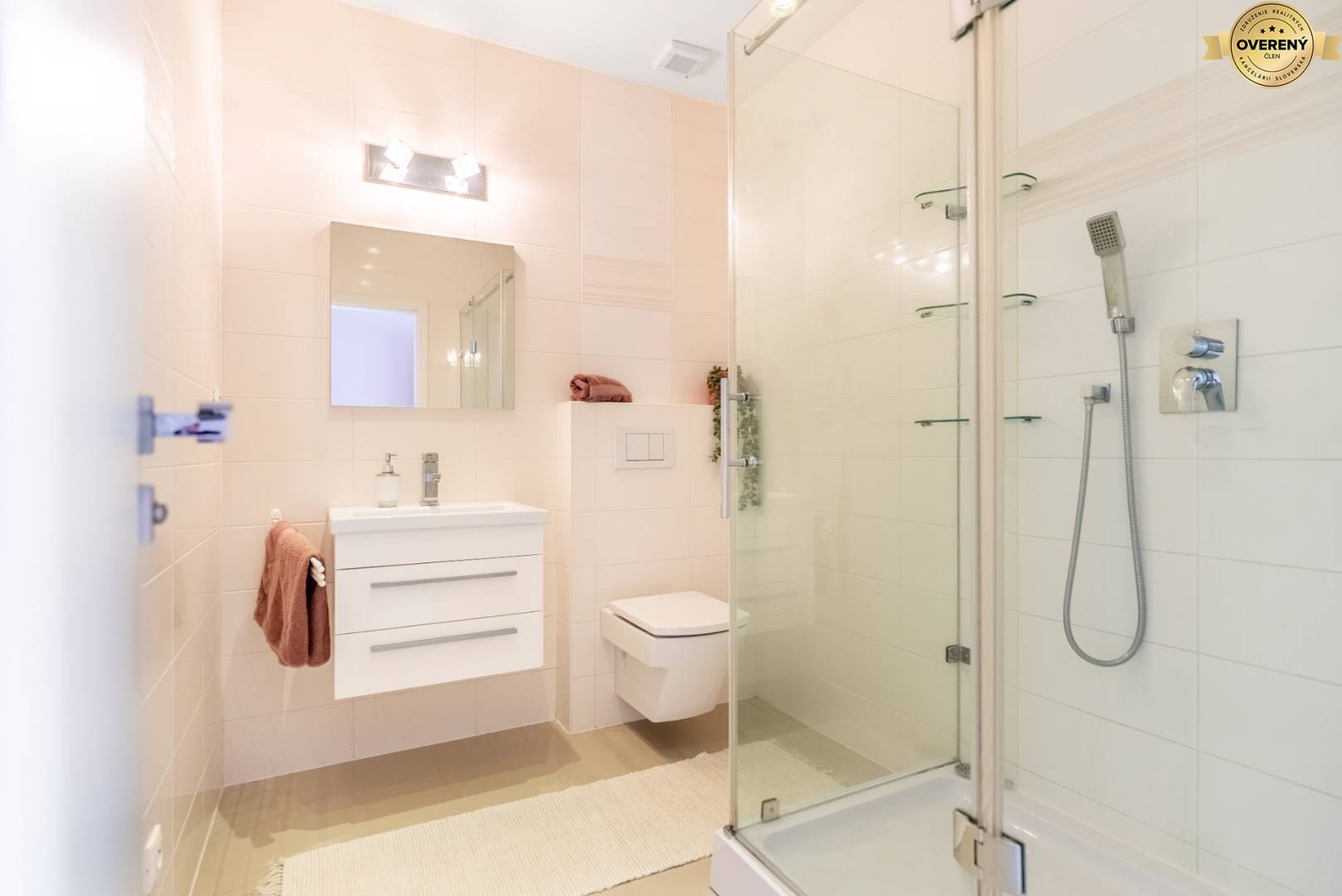 Rent Three bedroom apartment, Three bedroom apartment, Jazdecká, Trnav